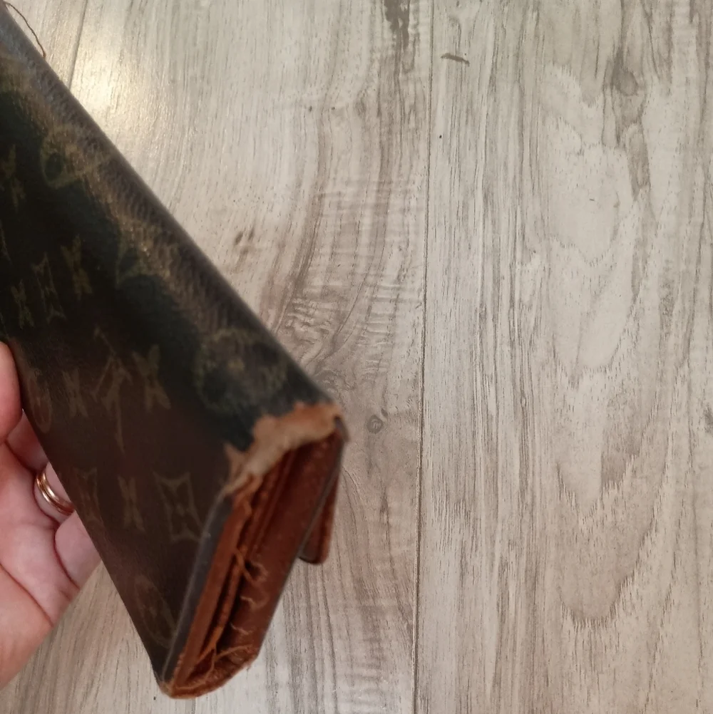 Louis Vuitton Monogram Logo Portefeuille Sarah Long Wallet